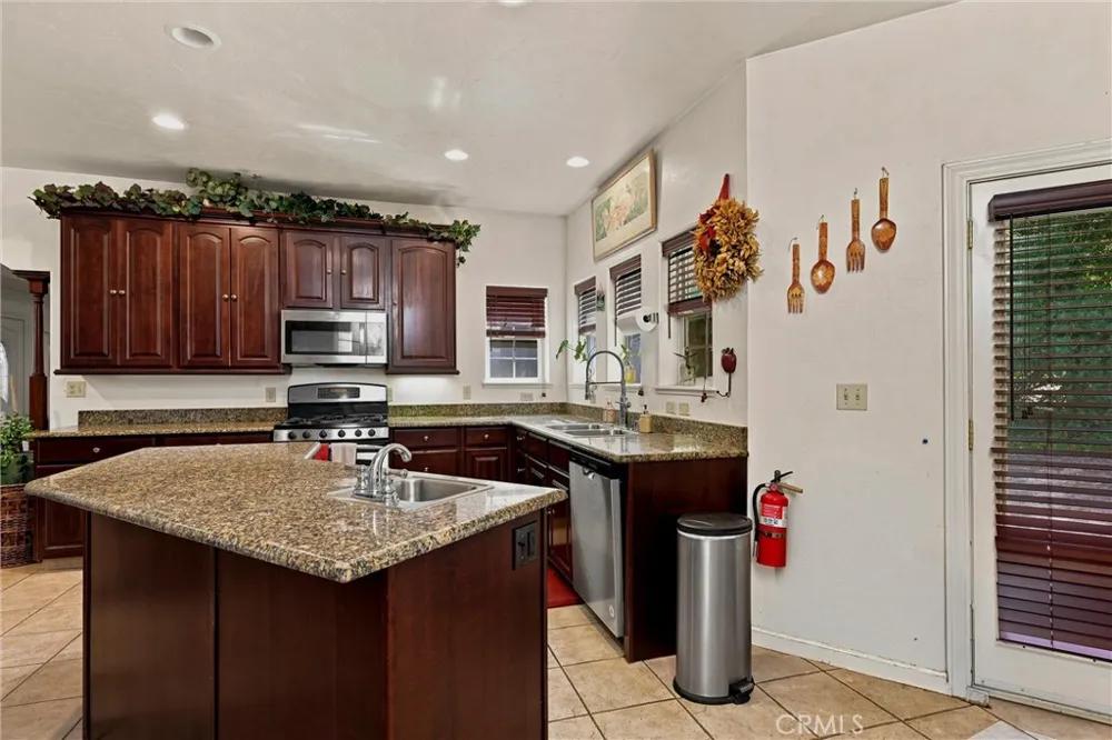 8914 Soda Bay Kelseyville, CA 95451