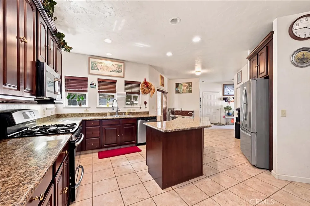 8914 Soda Bay Kelseyville, CA 95451