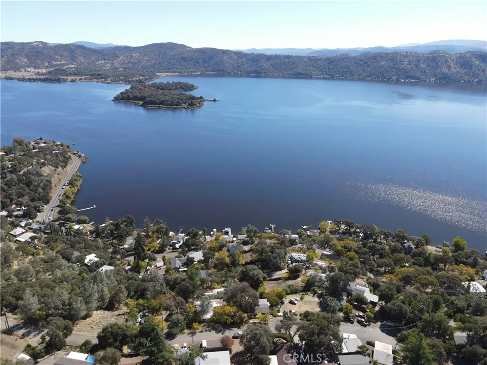 11633 Lakeview Drive Clearlake Oaks, CA 95423