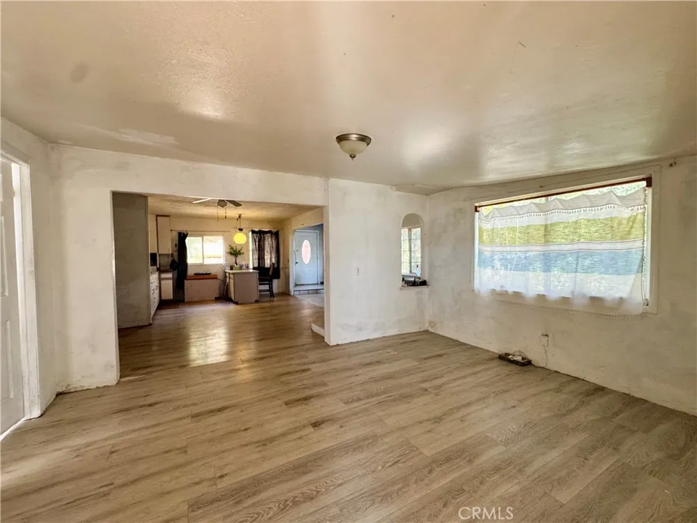 11633 Lakeview Drive Clearlake Oaks, CA 95423