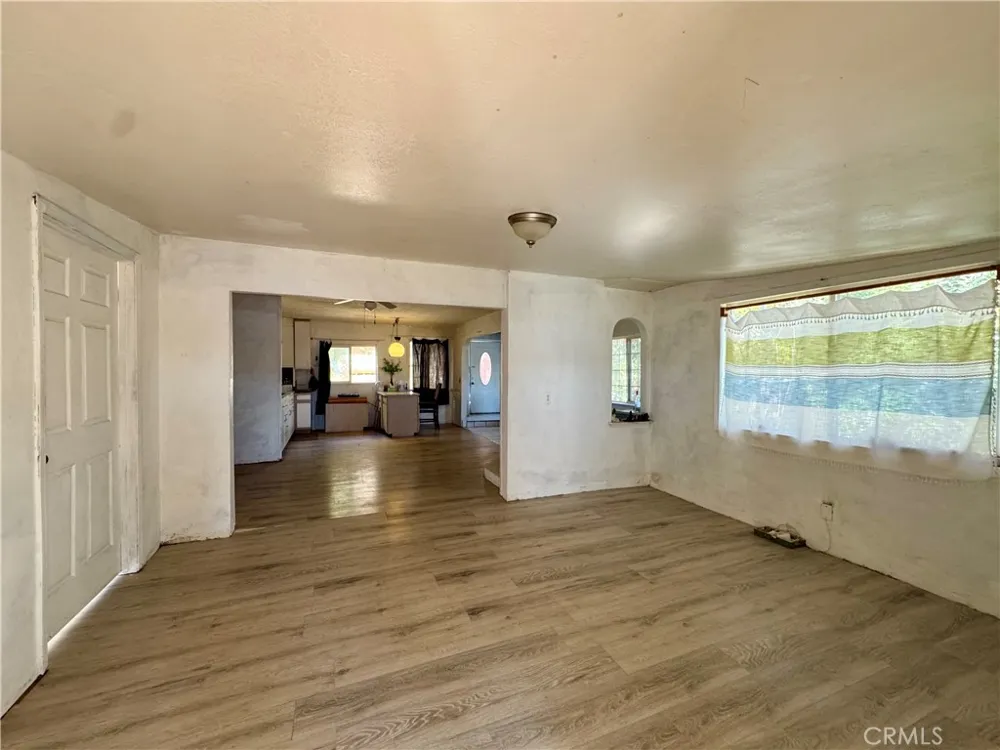 11633 Lakeview Drive Clearlake Oaks, CA 95423
