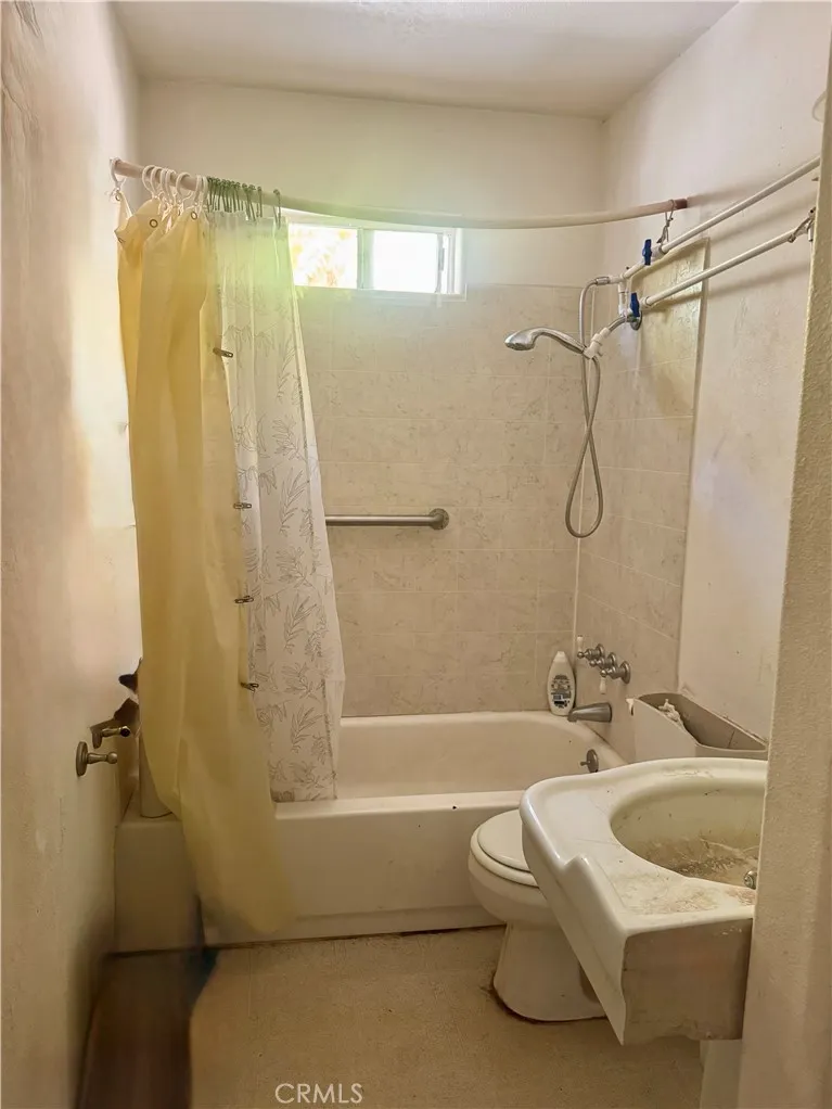 11633 Lakeview Drive Clearlake Oaks, CA 95423