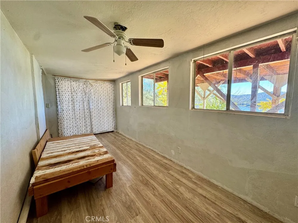 11633 Lakeview Drive Clearlake Oaks, CA 95423