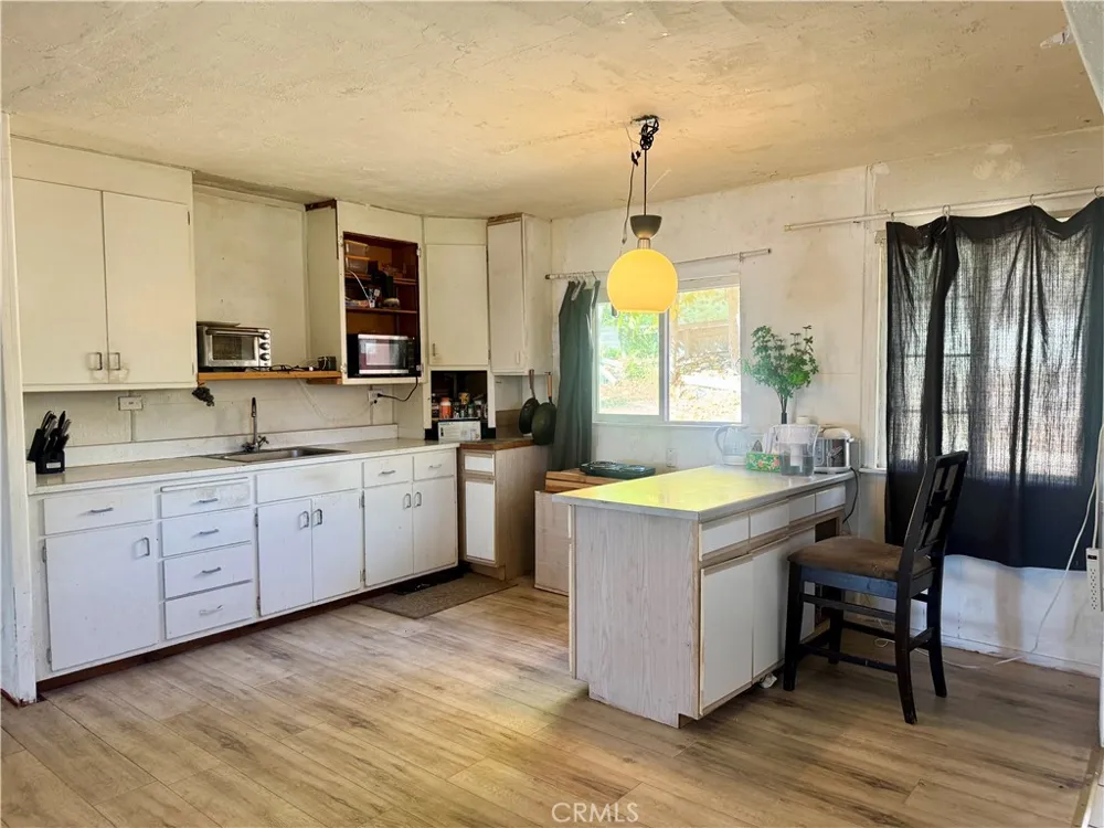 11633 Lakeview Drive Clearlake Oaks, CA 95423