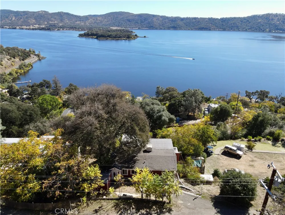 11633 Lakeview Drive Clearlake Oaks, CA 95423