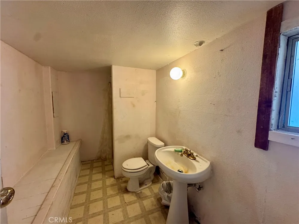 11633 Lakeview Drive Clearlake Oaks, CA 95423