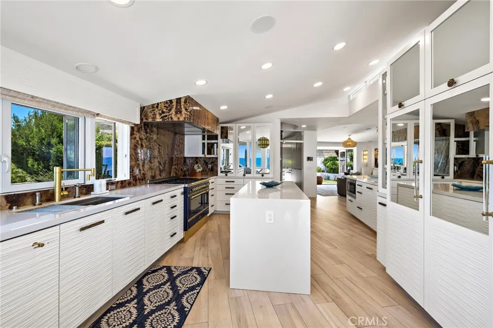 594 Cliff Drive Laguna Beach, CA 92651