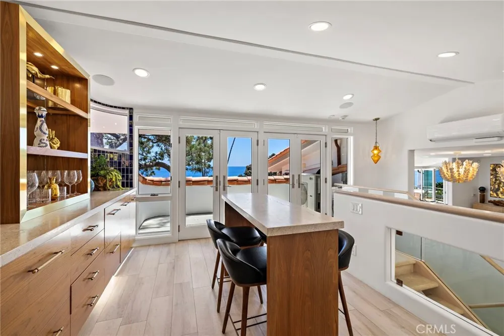 594 Cliff Drive Laguna Beach, CA 92651