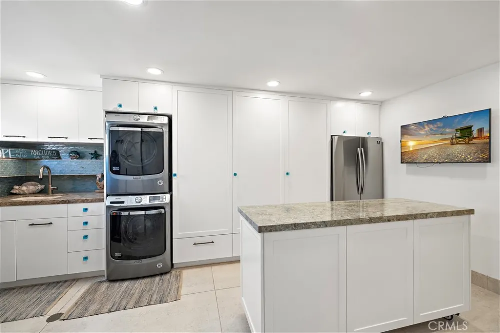 594 Cliff Drive Laguna Beach, CA 92651
