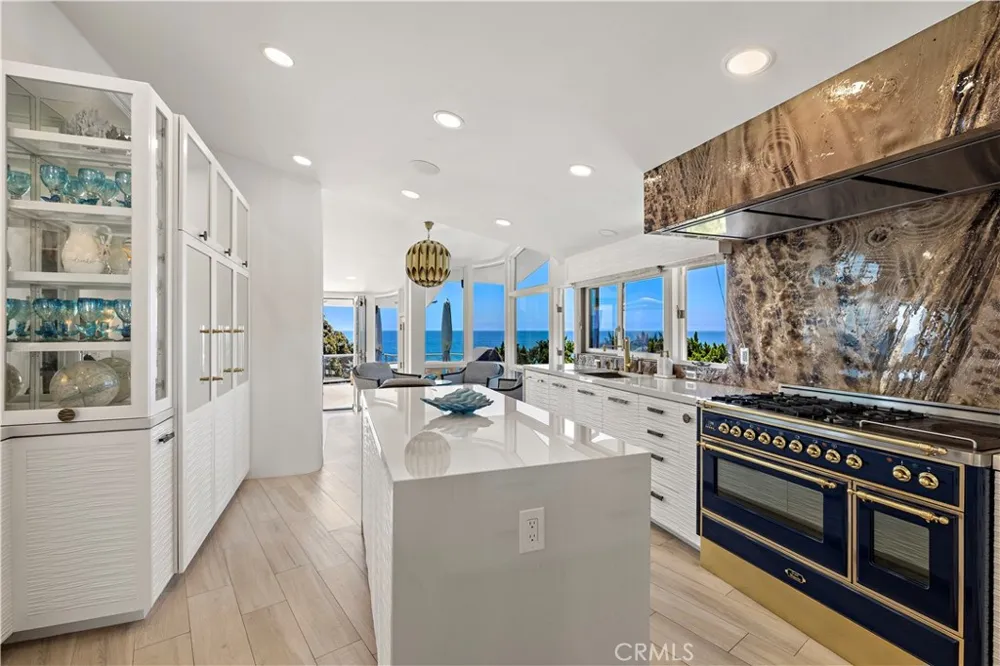 594 Cliff Drive Laguna Beach, CA 92651