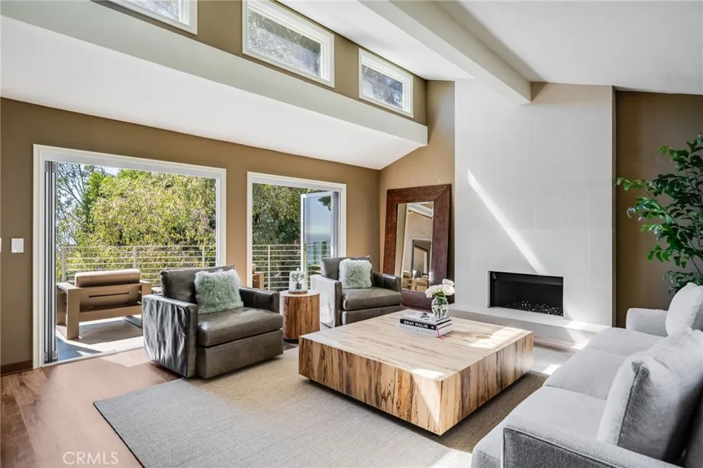 31321 Ceanothus Laguna Beach, CA 92651
