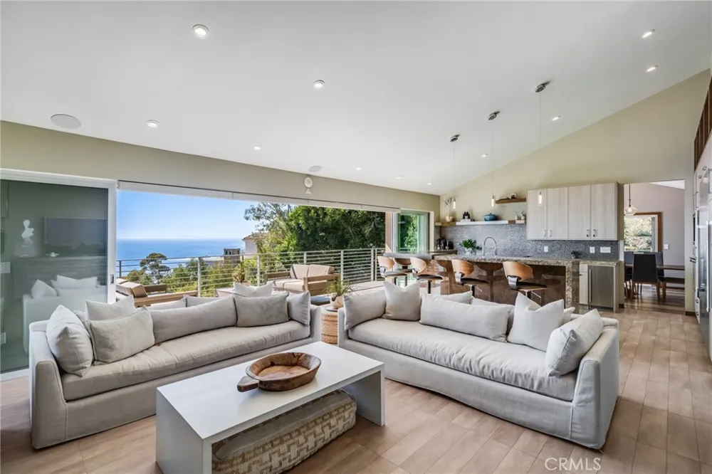31321 Ceanothus Laguna Beach, CA 92651