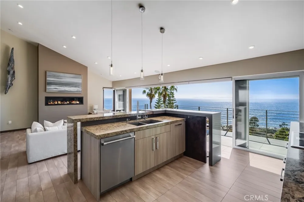 31321 Ceanothus Laguna Beach, CA 92651