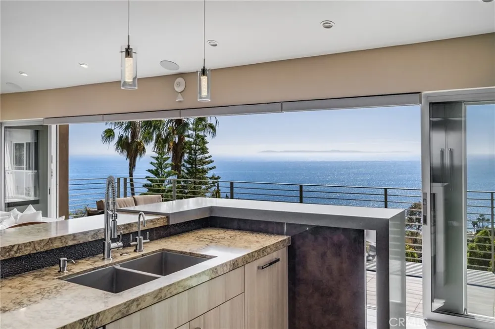 31321 Ceanothus Laguna Beach, CA 92651
