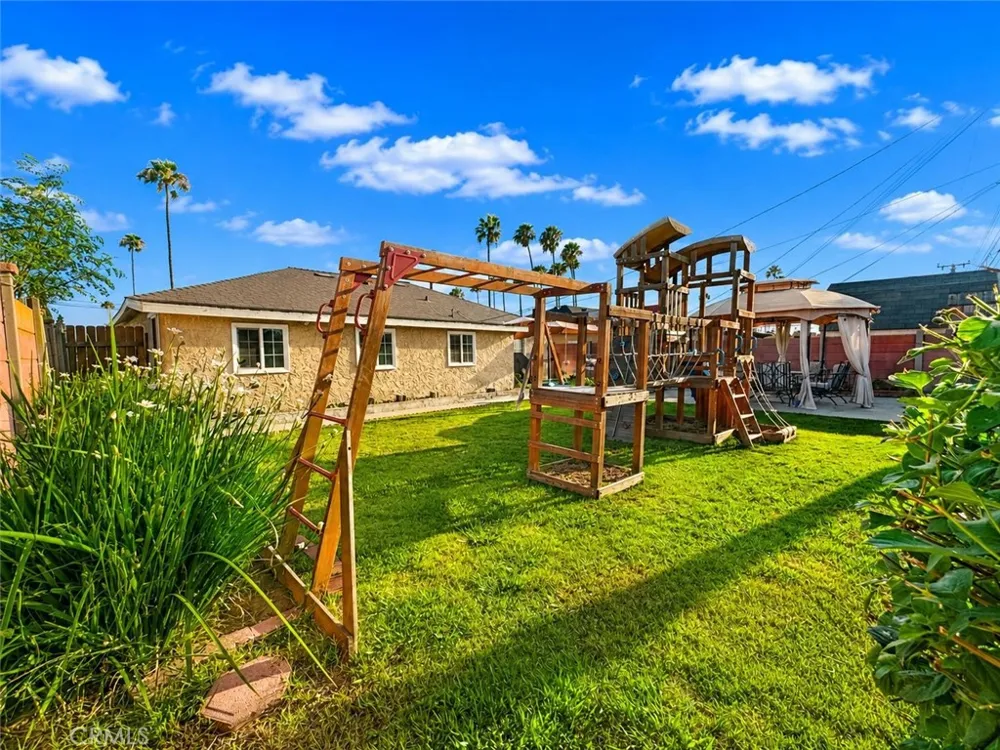 419 E 186th Street Carson, CA 90746