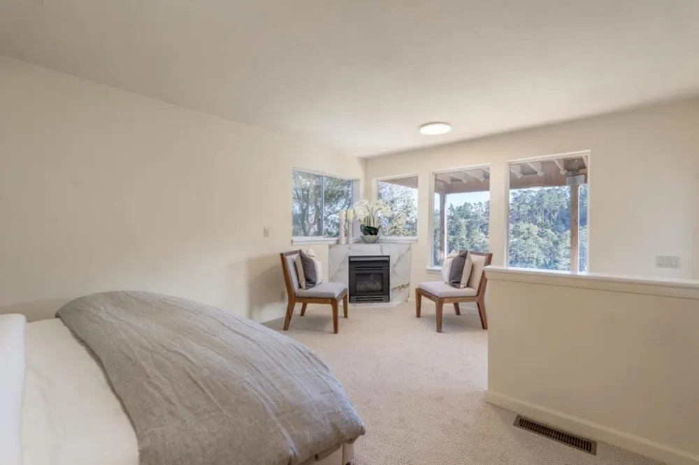 25 Cielo Vista Drive Monterey, CA 93940