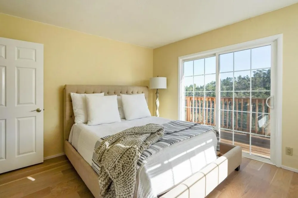 25 Cielo Vista Drive Monterey, CA 93940