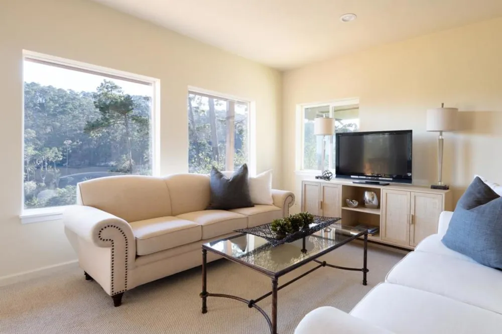 25 Cielo Vista Drive Monterey, CA 93940