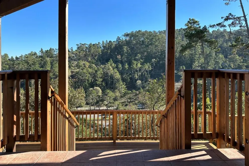 25 Cielo Vista Drive Monterey, CA 93940
