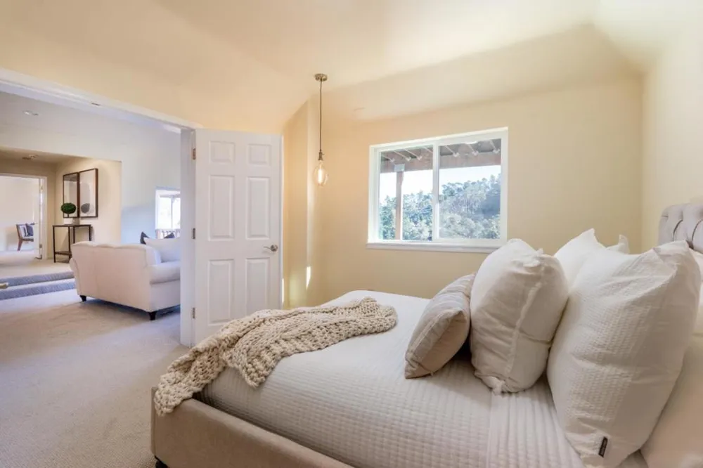 25 Cielo Vista Drive Monterey, CA 93940