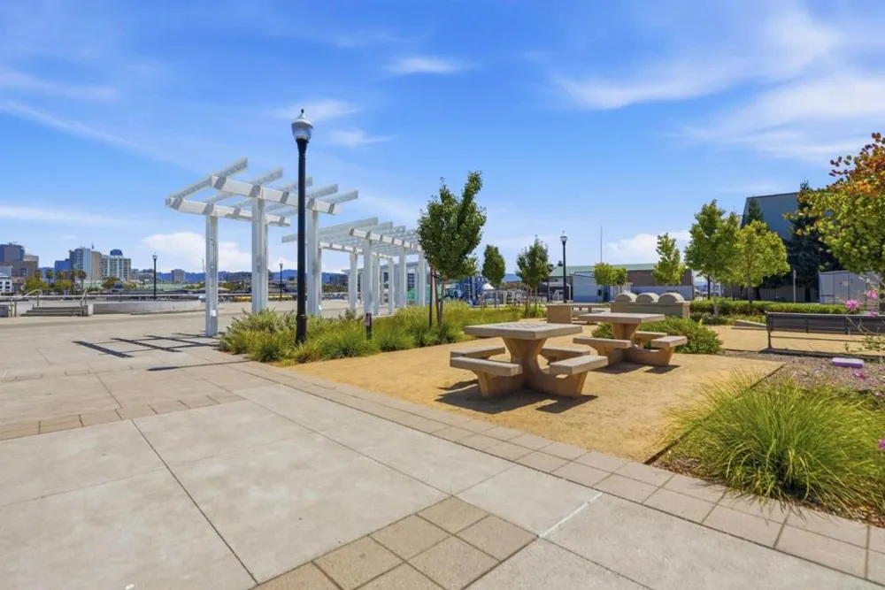 638 EUCALYPTUS WAY Alameda, CA 94501