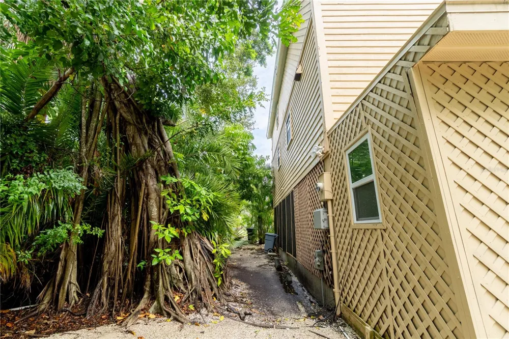4003 BAYSIDE COURT Bradenton, FL 34210