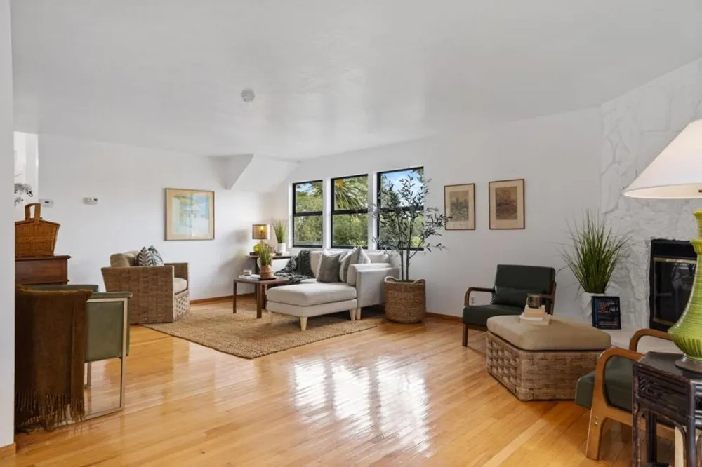917 Fountain Avenue Pacific Grove, CA 93950