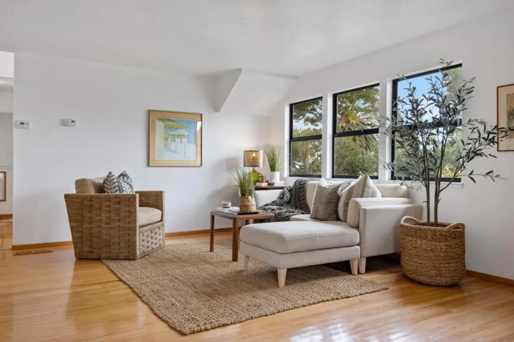 917 Fountain Avenue Pacific Grove, CA 93950