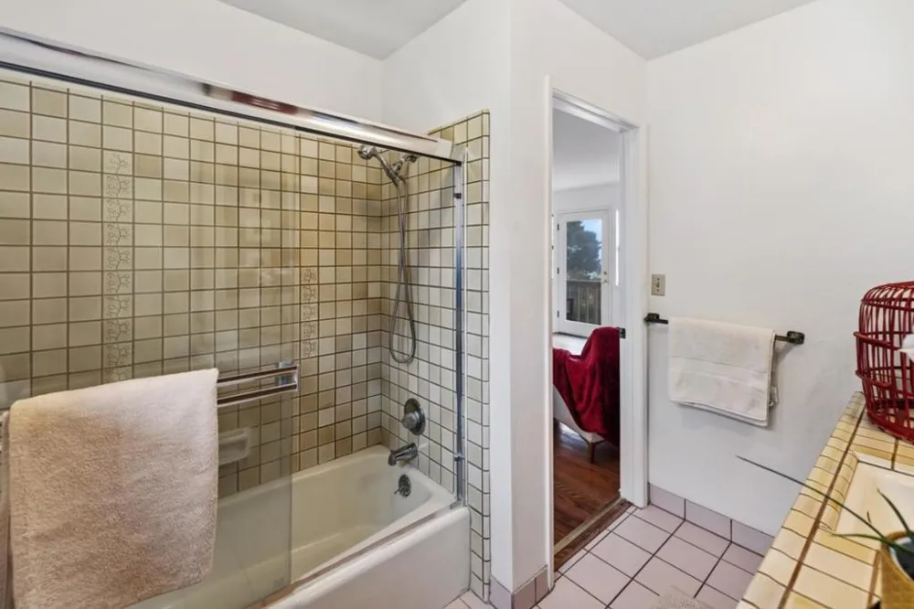 917 Fountain Avenue Pacific Grove, CA 93950