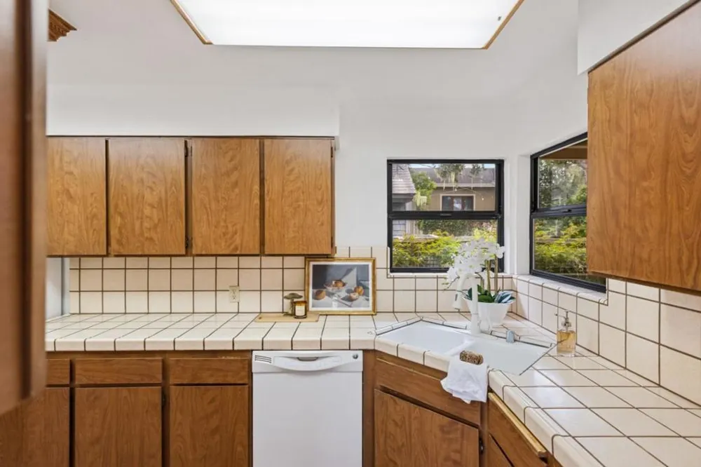 917 Fountain Avenue Pacific Grove, CA 93950