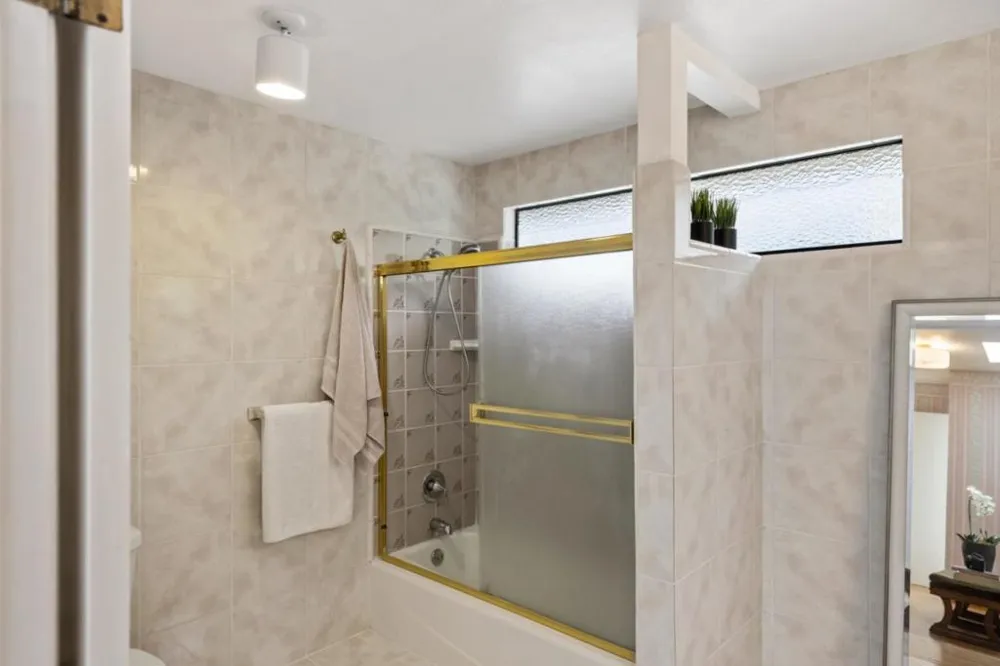 917 Fountain Avenue Pacific Grove, CA 93950