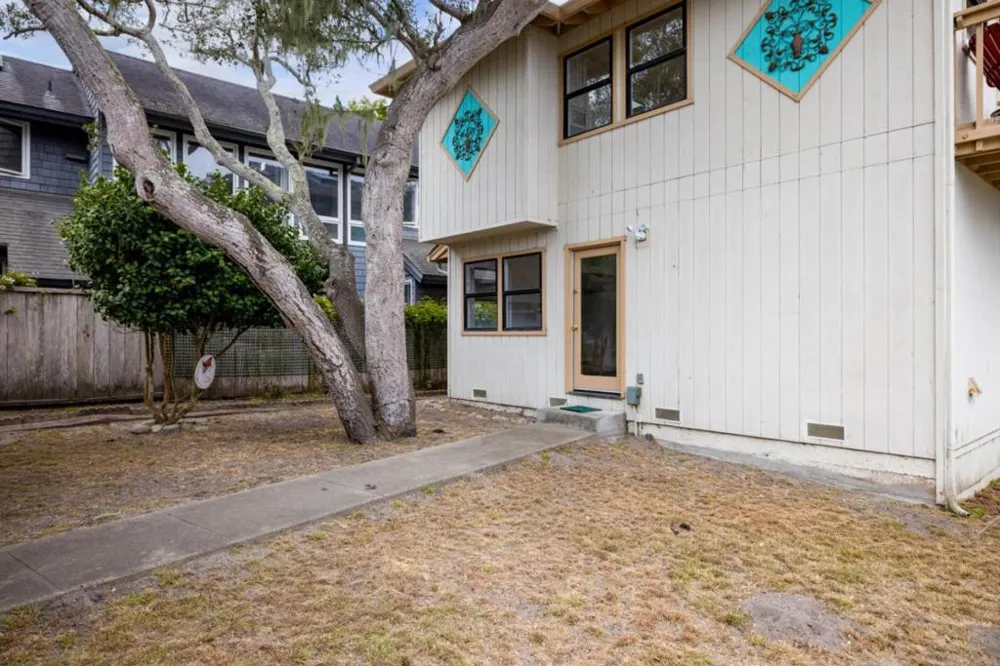 917 Fountain Avenue Pacific Grove, CA 93950