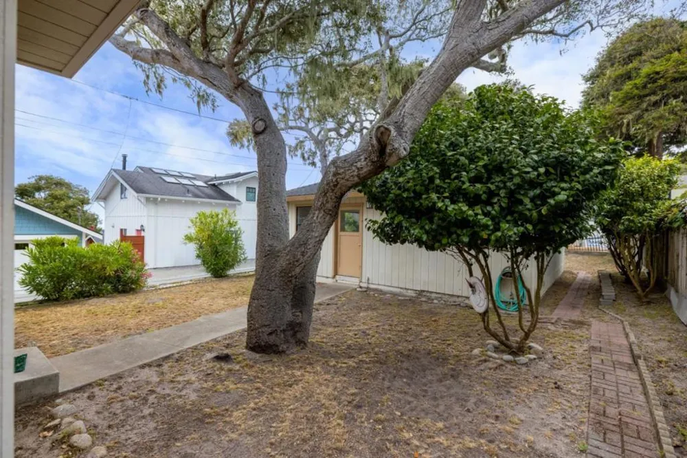 917 Fountain Avenue Pacific Grove, CA 93950