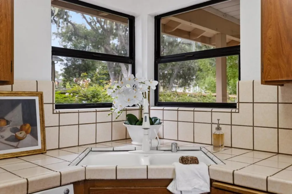 917 Fountain Avenue Pacific Grove, CA 93950