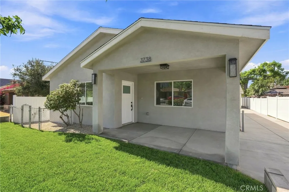 3738 Blanche Pasadena, CA 91107