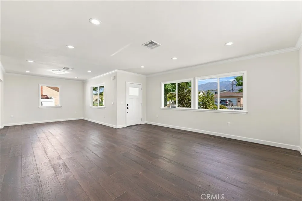 3738 Blanche Pasadena, CA 91107