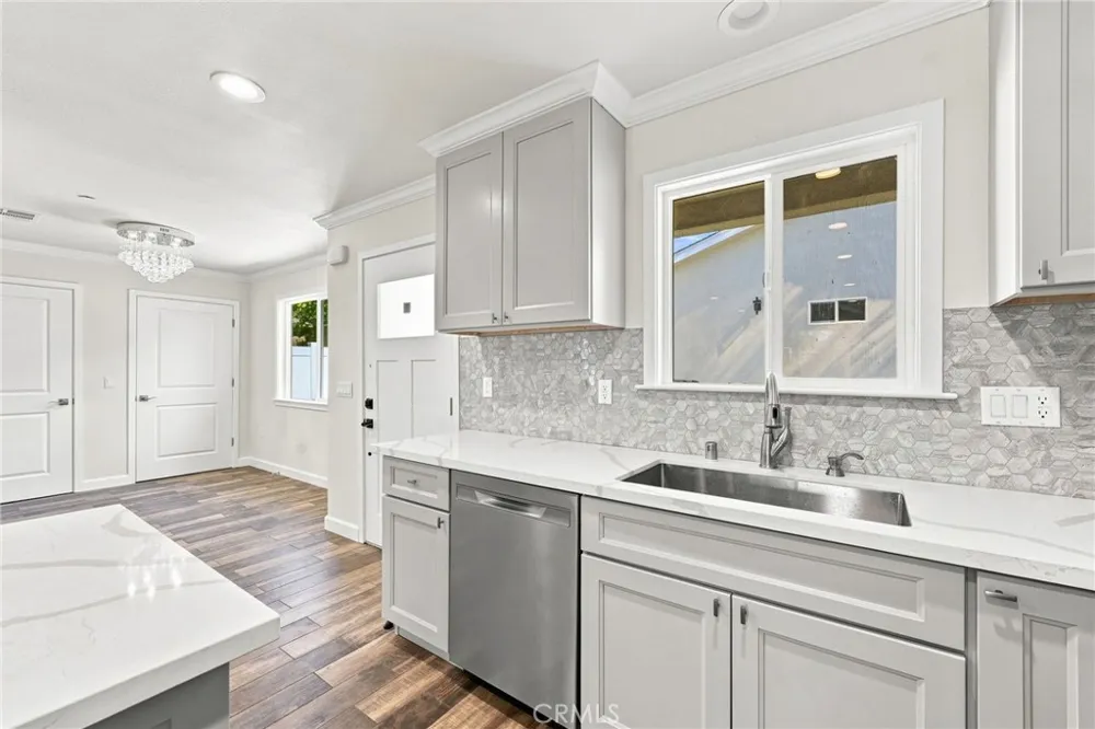 3738 Blanche Pasadena, CA 91107