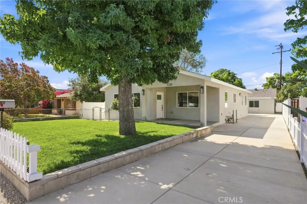 3738 Blanche Pasadena, CA 91107