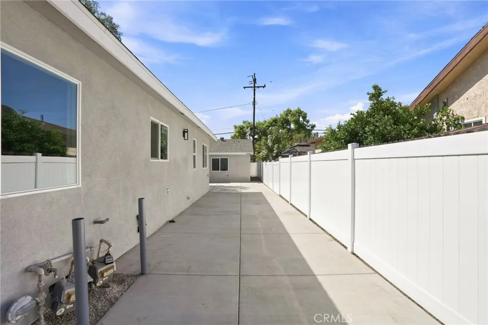 3738 Blanche Pasadena, CA 91107
