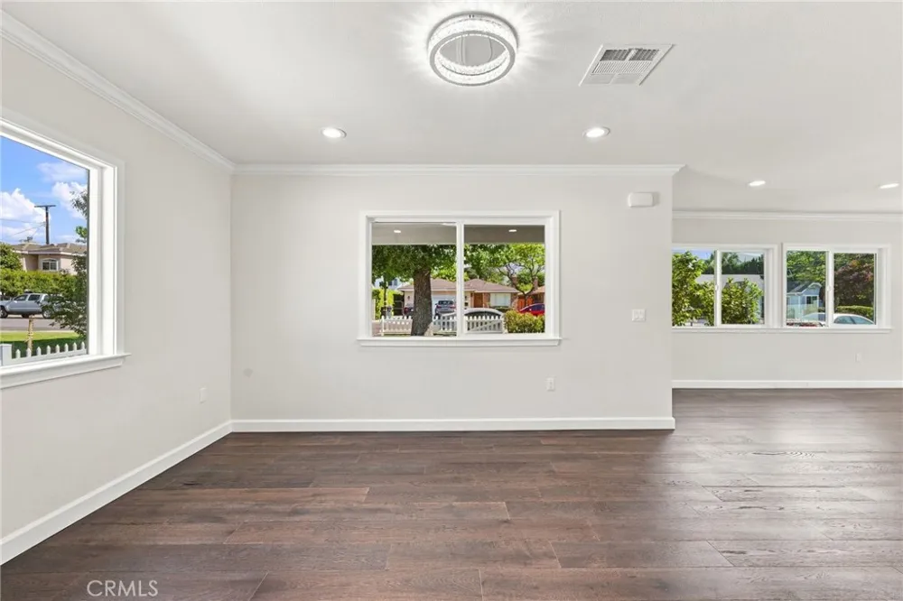 3738 Blanche Pasadena, CA 91107