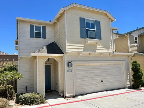 700 Gardenia Place