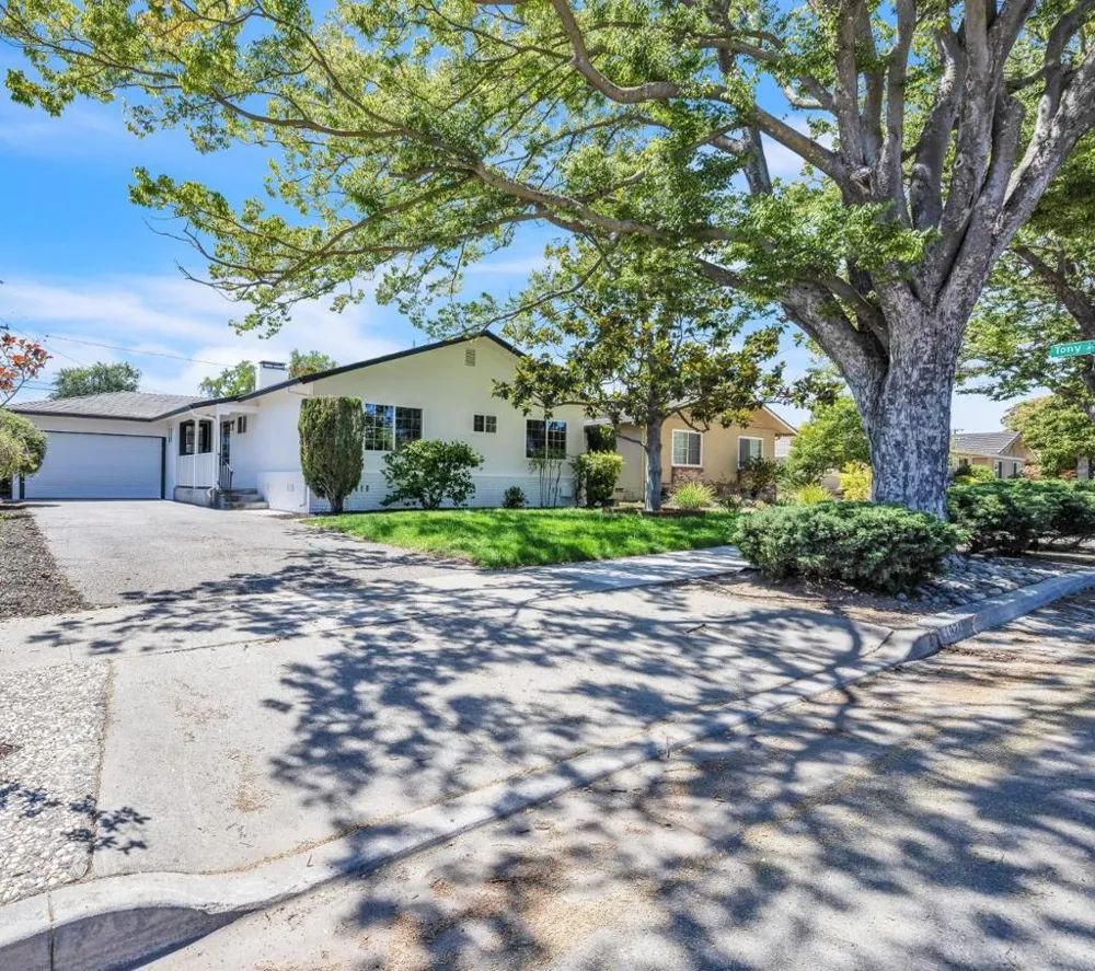 1924 Rosswood Drive San Jose, CA 95124