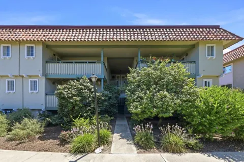 2745 Mauricia Avenue #B