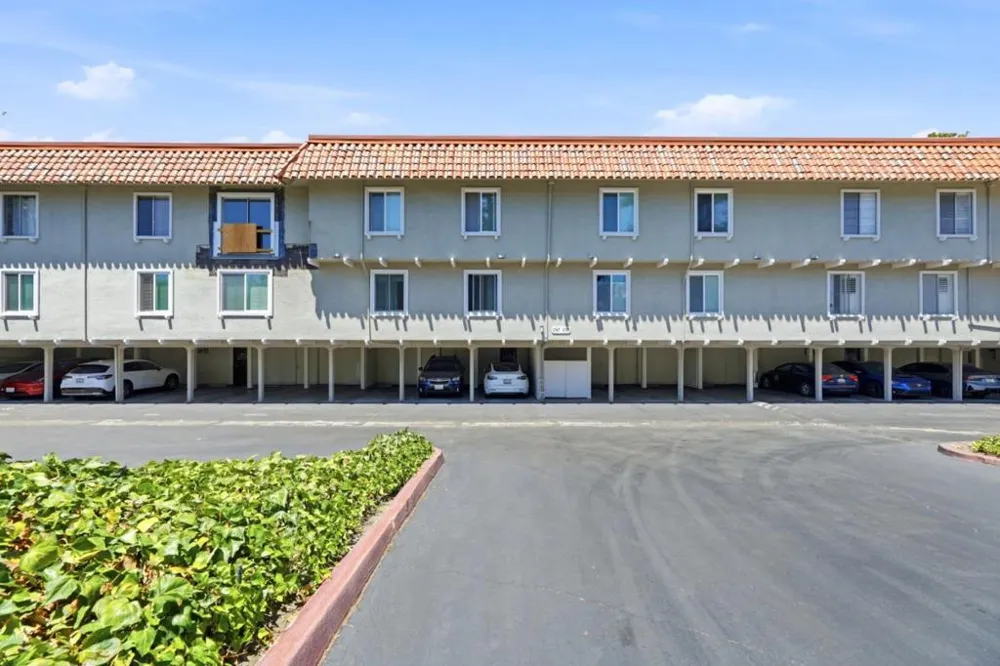 2745 Mauricia Avenue #B Santa Clara, CA 95051