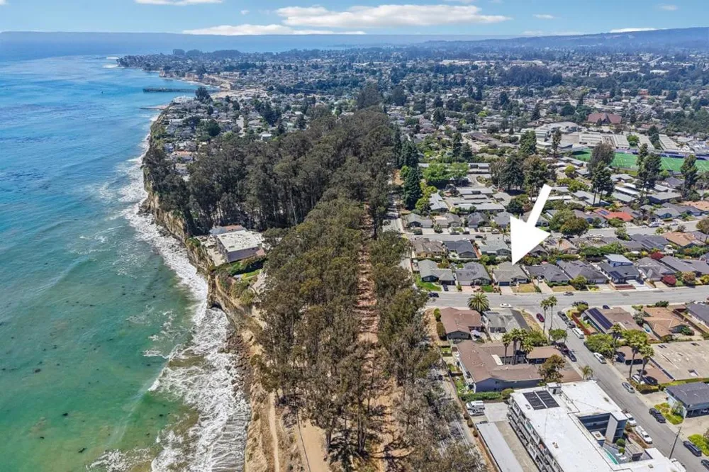 109 Cabrillo Street Capitola, CA 95010