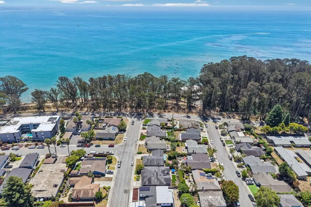 109 Cabrillo Street Capitola, CA 95010