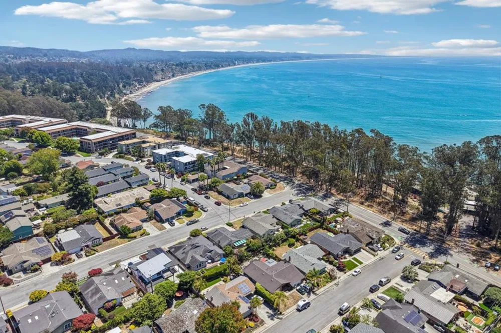 109 Cabrillo Street Capitola, CA 95010