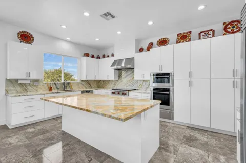 1040 PEPPERMILL COURT