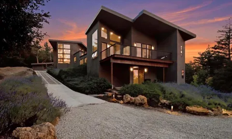 13755 Skyline Boulevard