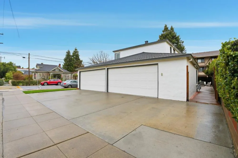 200 Anita Road #2 Burlingame, CA 94010